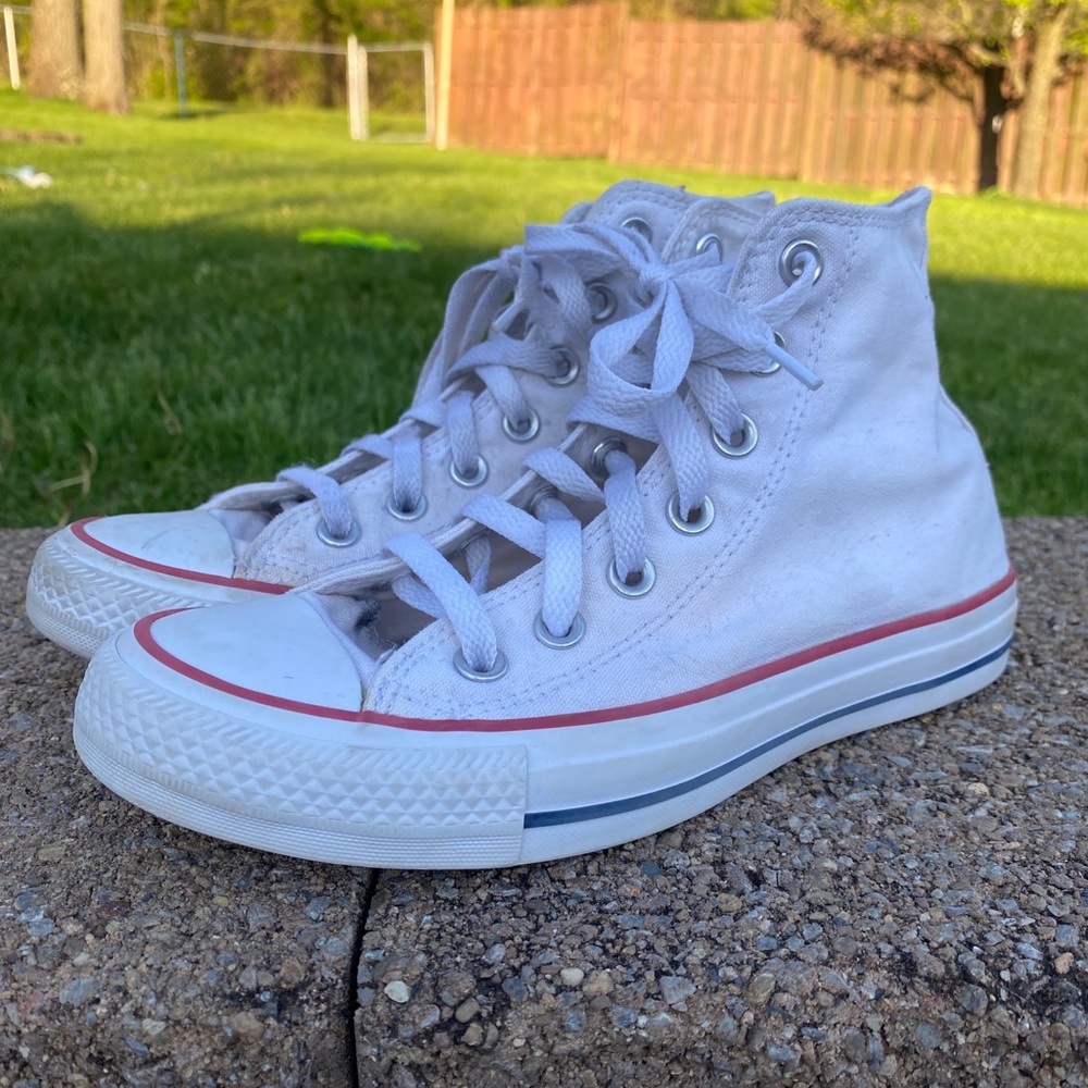 WHITE HIGH TOP CONVERSE